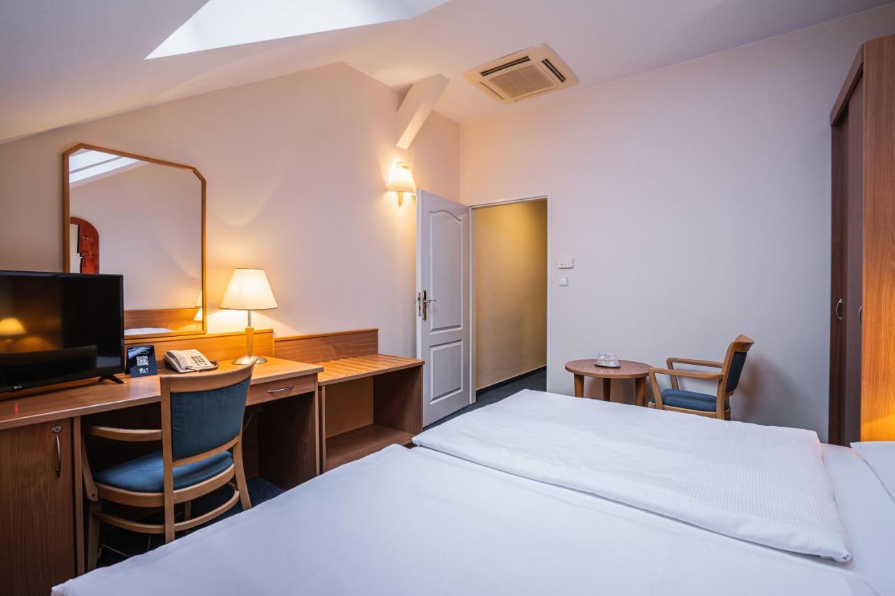 Ea Hotel Tosca Prague Exterior photo