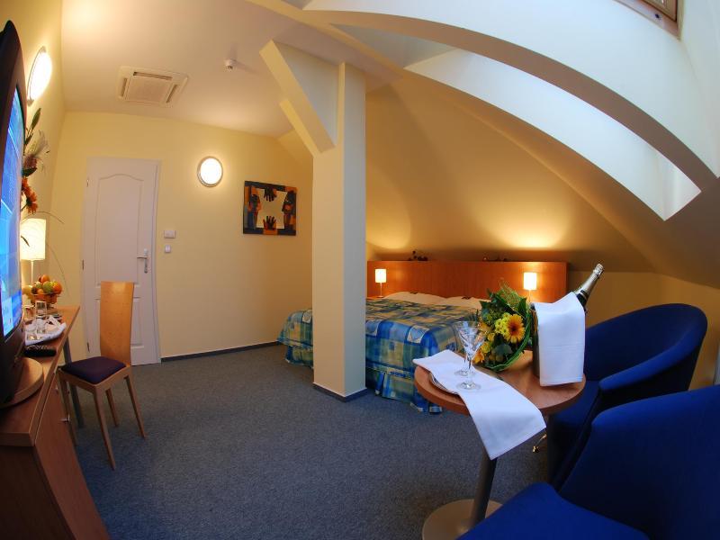 Ea Hotel Tosca Prague Exterior photo